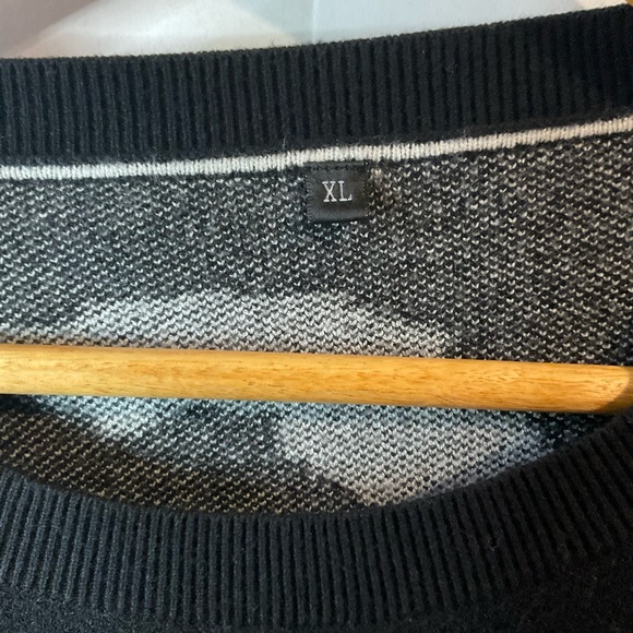 Thick Black & White Cheetah Sweater | XL - Picture 2 of 3